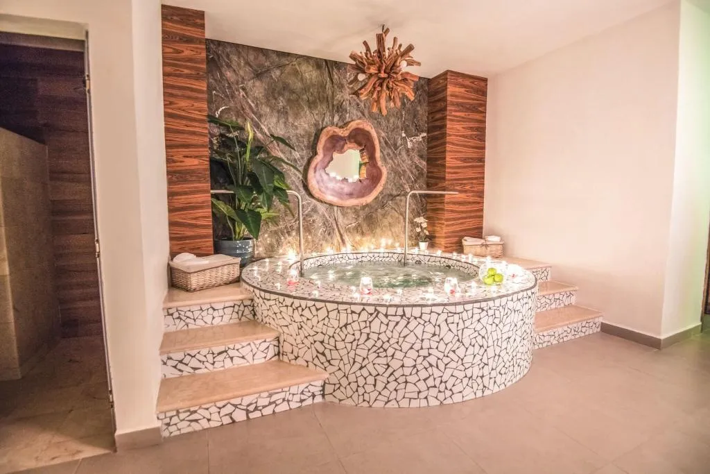 Sports and Entertainment, Wyndham Alltra Playa del Carmen Adults Only All In, Playa Del Carmen