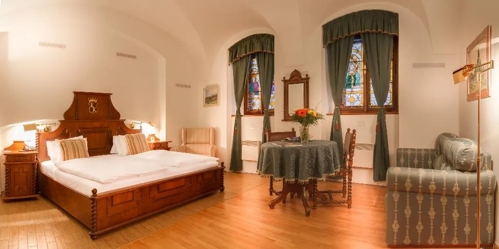 DOUBLE DELUXE Room, The King Charles, Prague