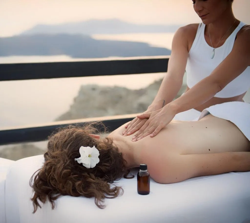 Sports and Entertainment, Azzurro Suites, Santorini