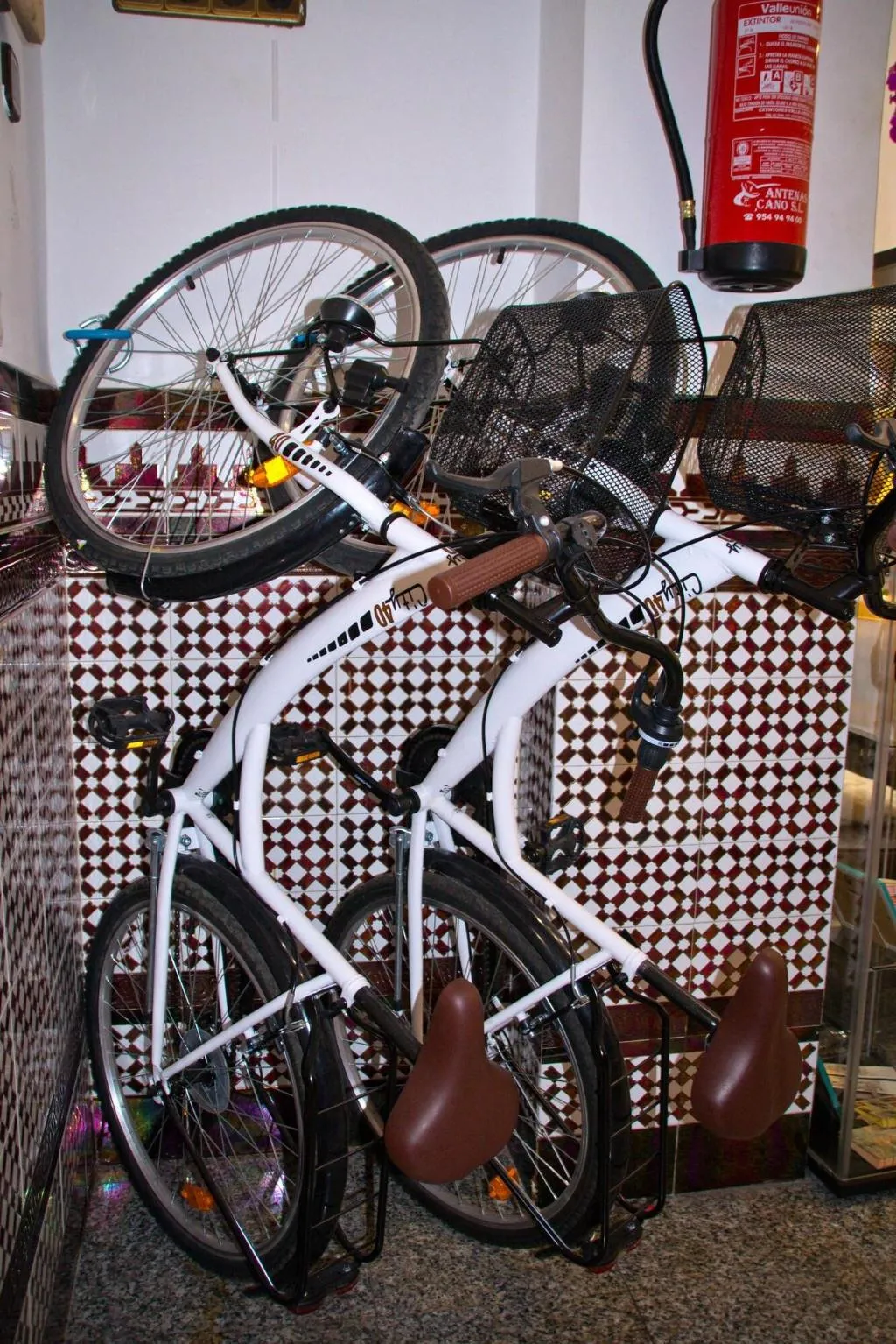 Sports and Entertainment, Hostal La Muralla, Seville