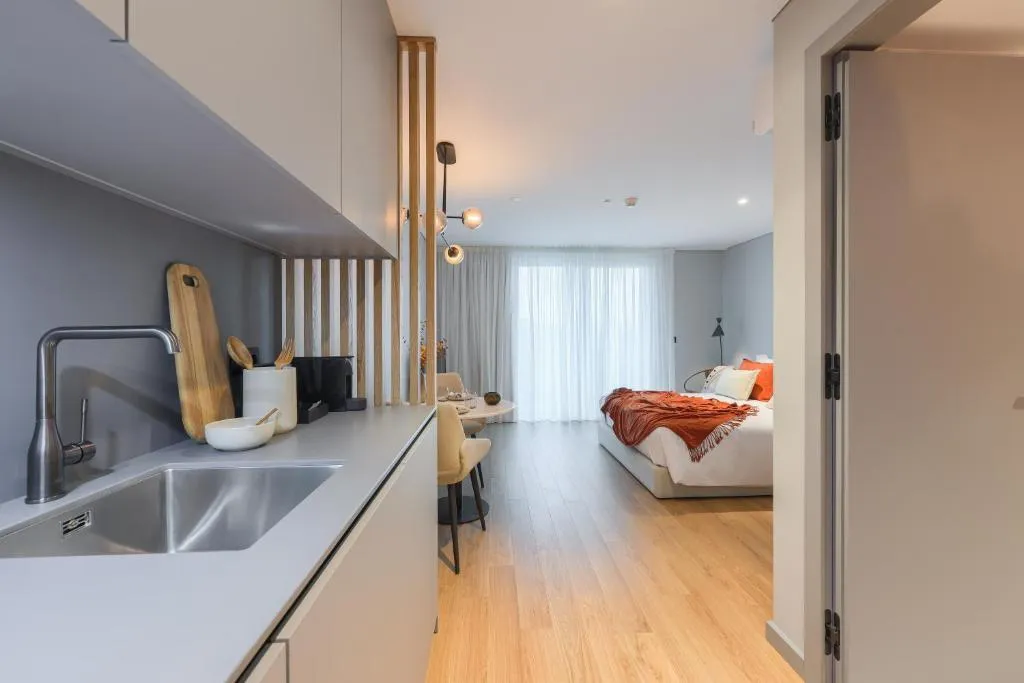 STUDIO ONE BED Room, Nôma Living Icon Apartments, Porto