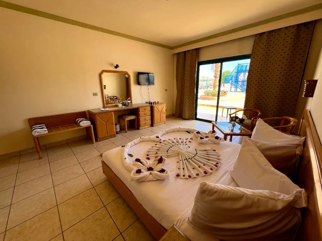 Double or Twin POOL VIEW Room, Sharm Cliff Resort, Red Sea Riviera