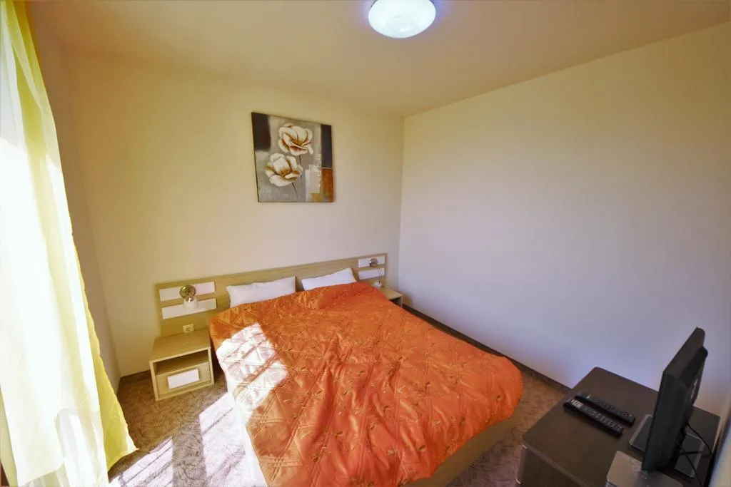 APARTMENT WITH BALCONY Room, Menada Tarsis Apartments, Bourgas