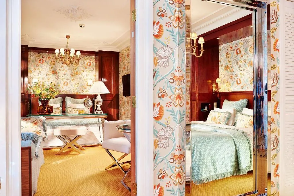 Room, Estherea, Amsterdam