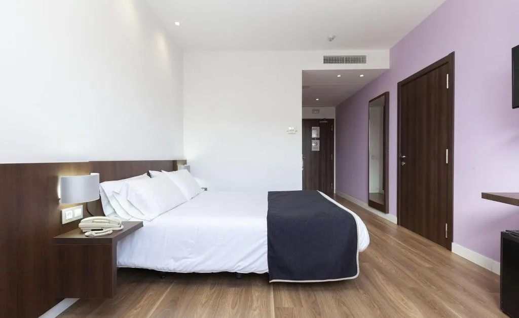 Double or Twin WITH DOUBLE BED Room, Hotel Olympia Universidades, Valencia