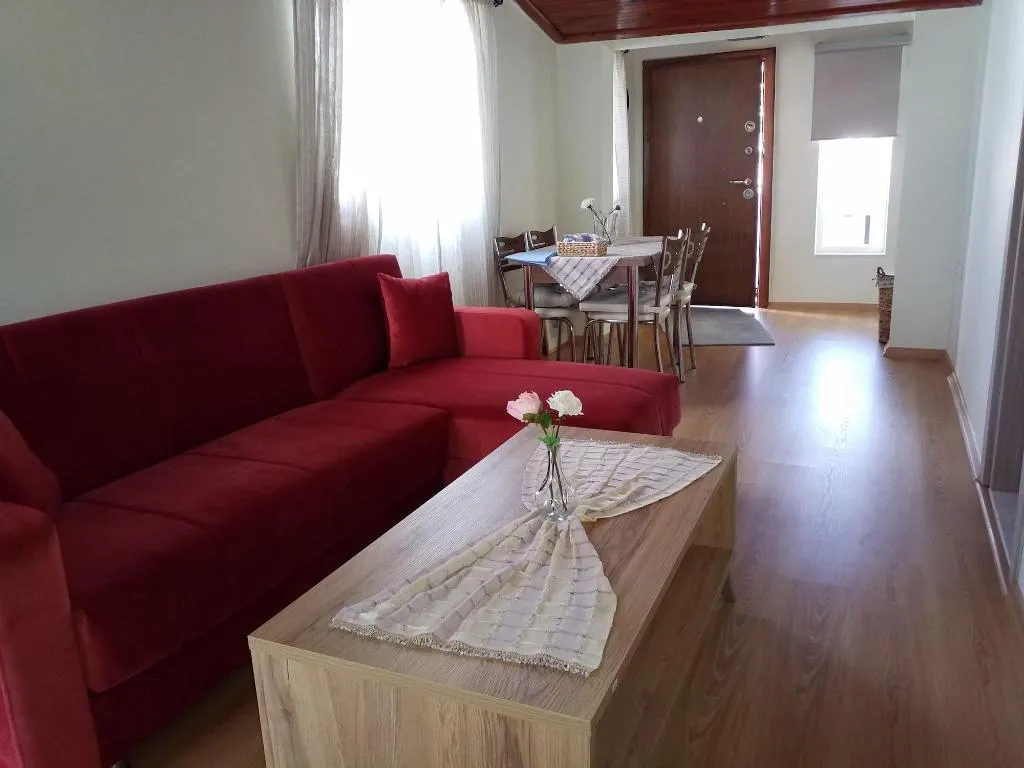 Room, Kamelya, Dalaman