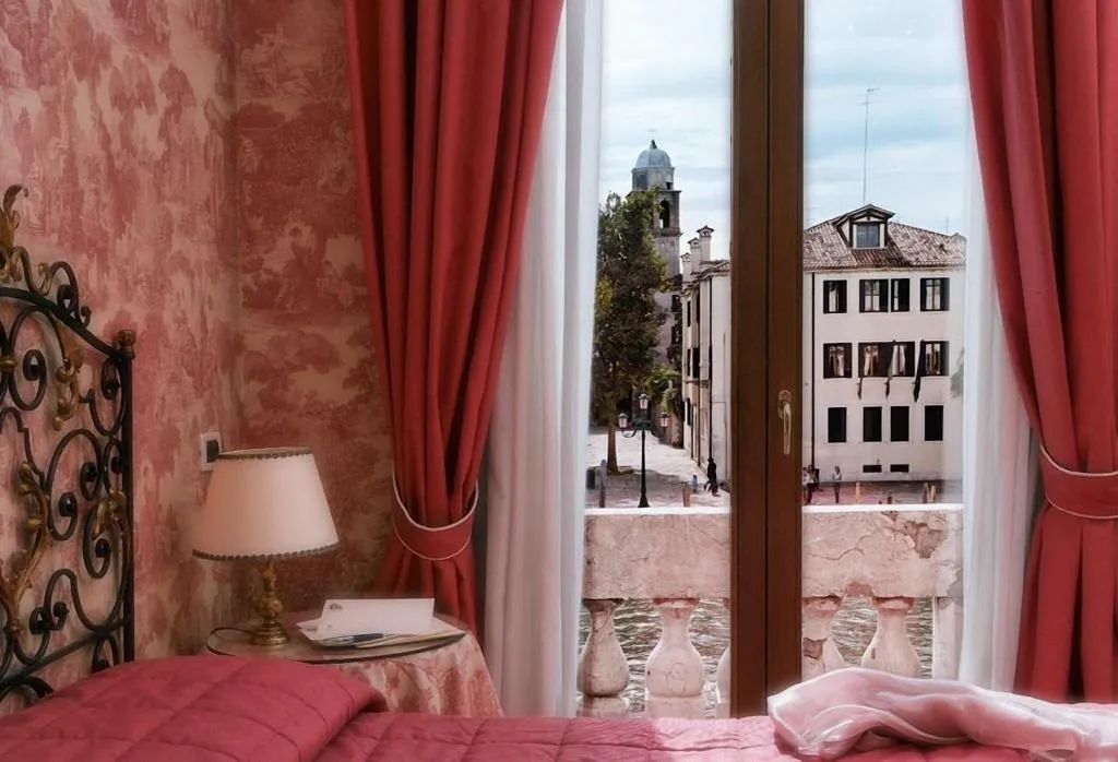 JUNIOR SUITE CANAL VIEW Room, Principe, Venice