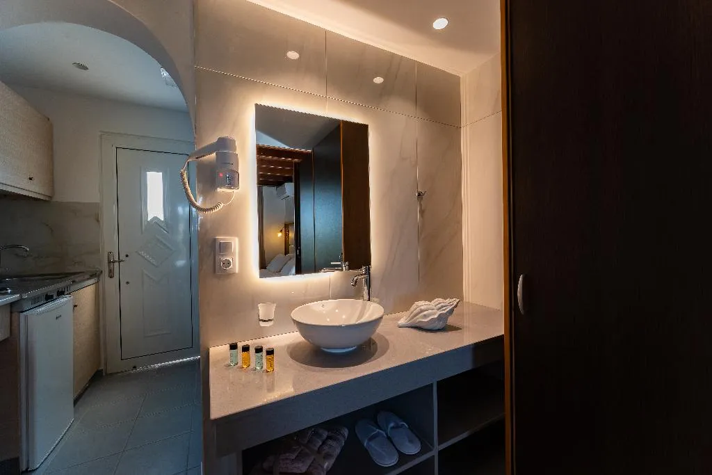 APARTMENT DELUXE TWO BEDROOM Room, George Beach Studios, Rhodes
