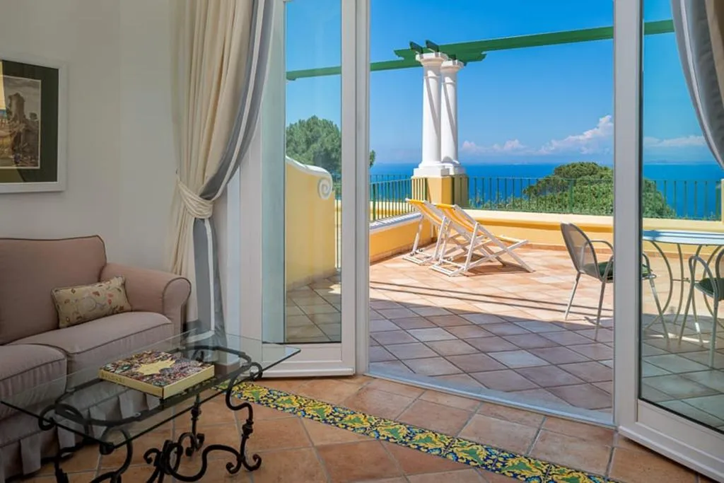 JUNIOR SUITE SEA VIEW WITH TERRACE Room, Caesar Augustus, Naples