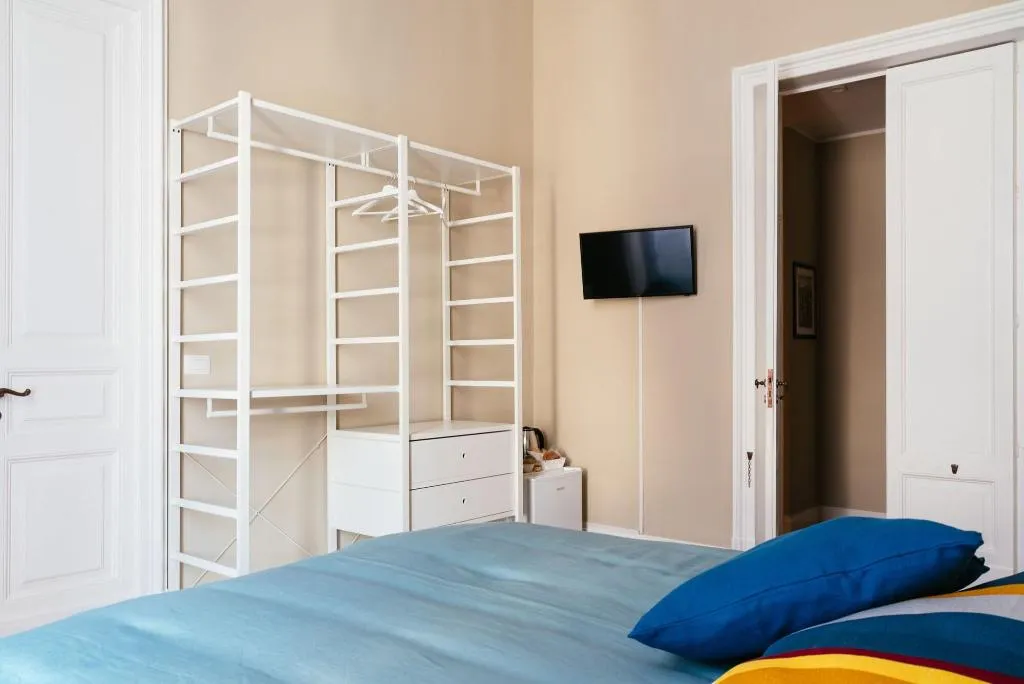 Room, Le 4 Leggende, Catania