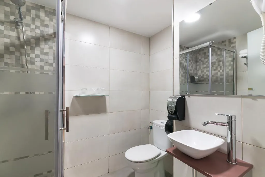 Double or Twin WITH BALCONY Room, Roisa Hostal Boutique, Madrid