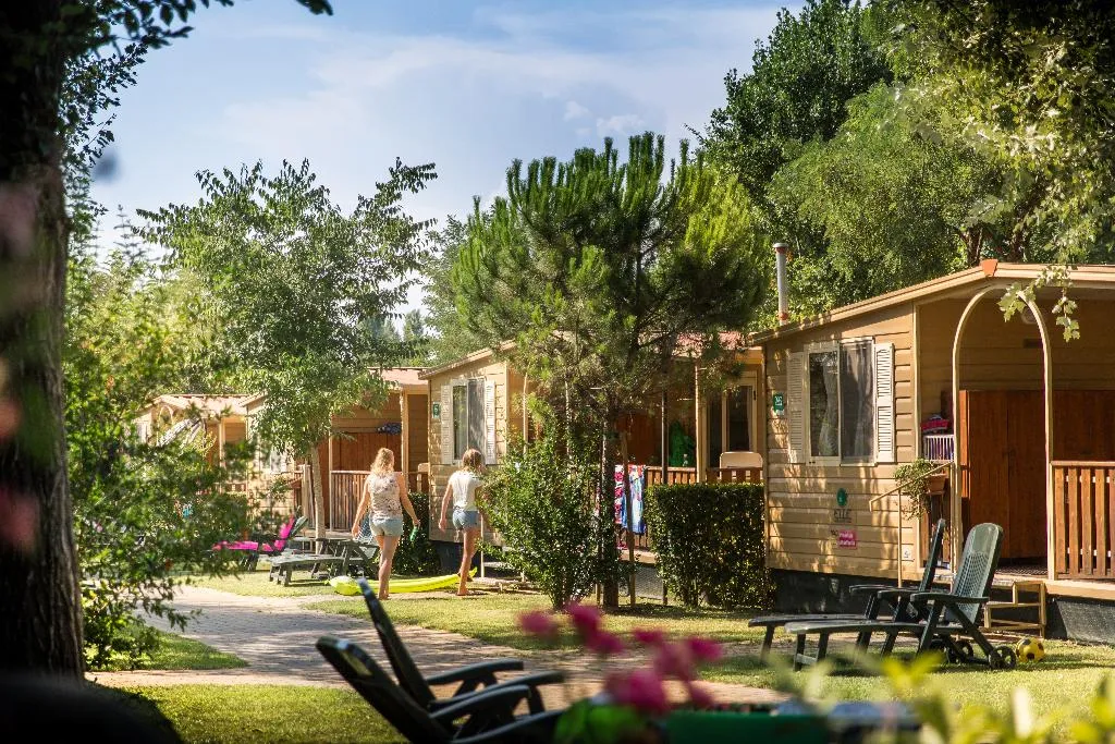 BUNGALOW CAPACITY 3 Room, hu I Pini Village, Rome