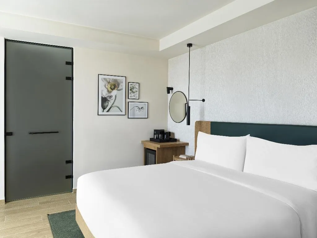 DOUBLE Accessible KING SIZE BED Room, Hilton Garden Inn Chania City, Crete