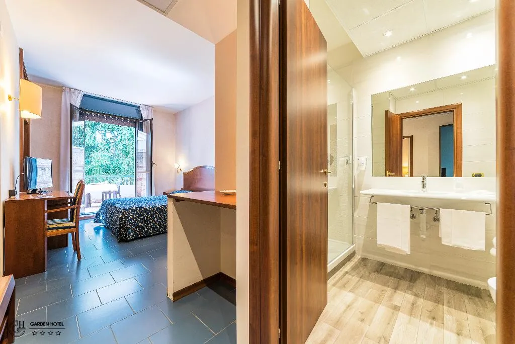 Double or Twin WITH BALCONY Room, Garden Hotel, Umbria