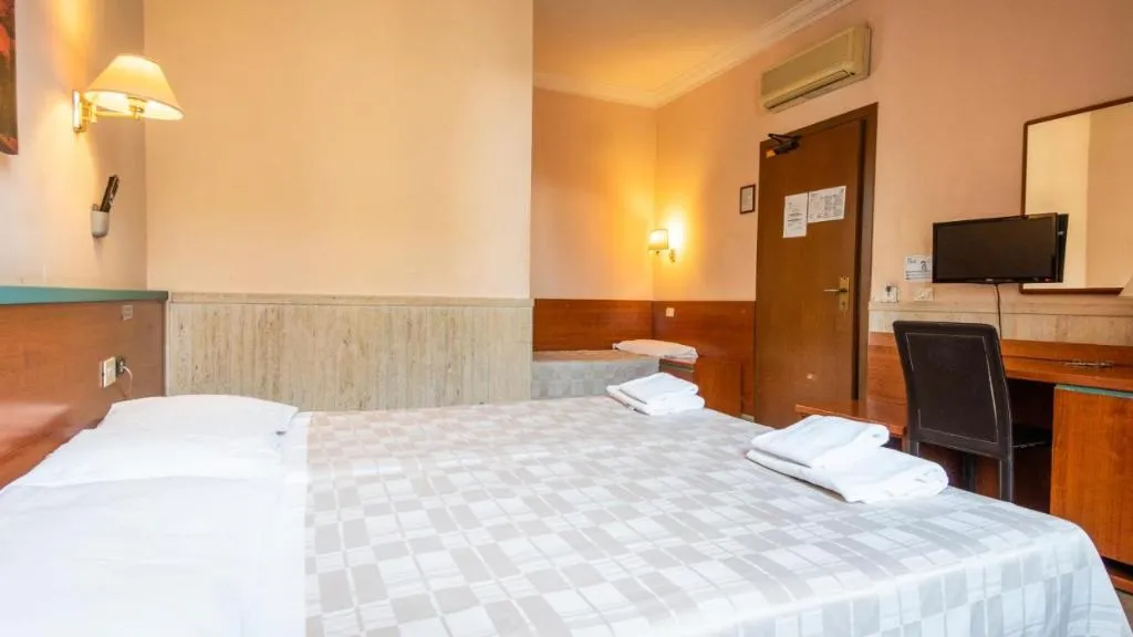 TRIPLE STANDARD Room, Center 3, Rome