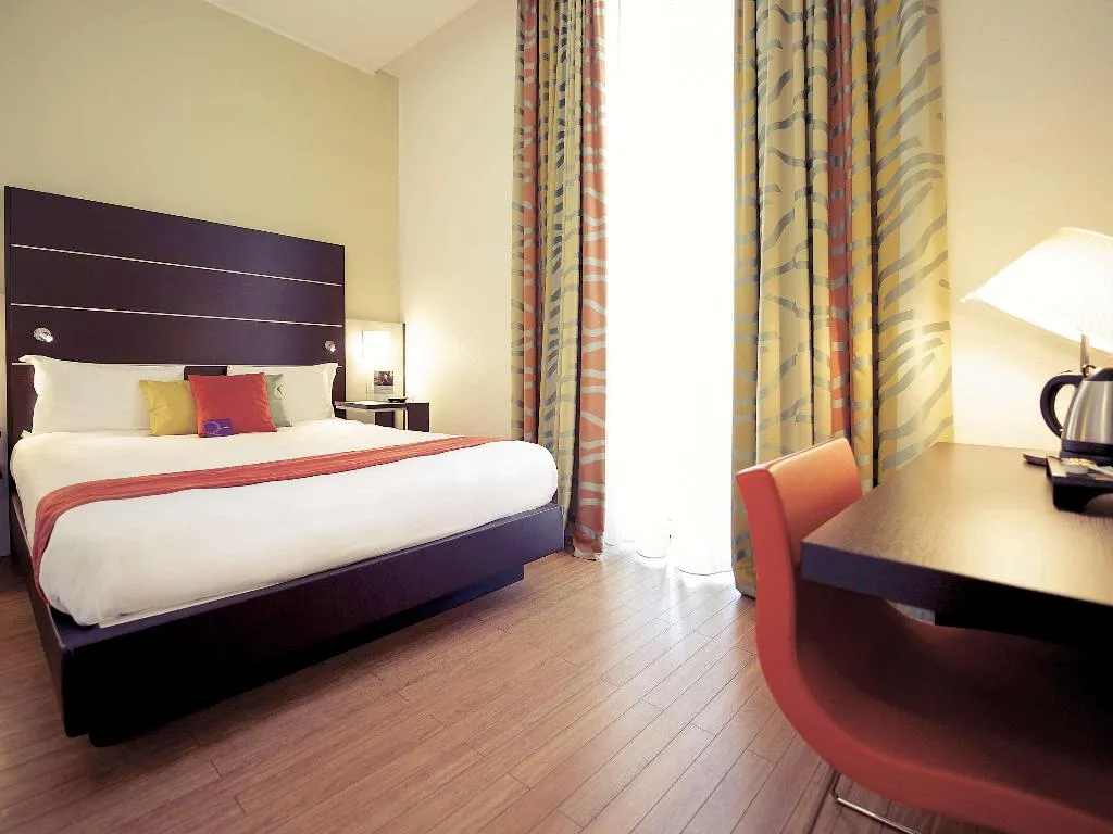 DOUBLE STANDARD Room, Mercure Napoli Centro Angioino, Naples