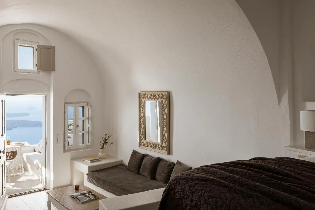 JUNIOR SUITE STANDARD Room, Aqua Luxury Suites, Santorini