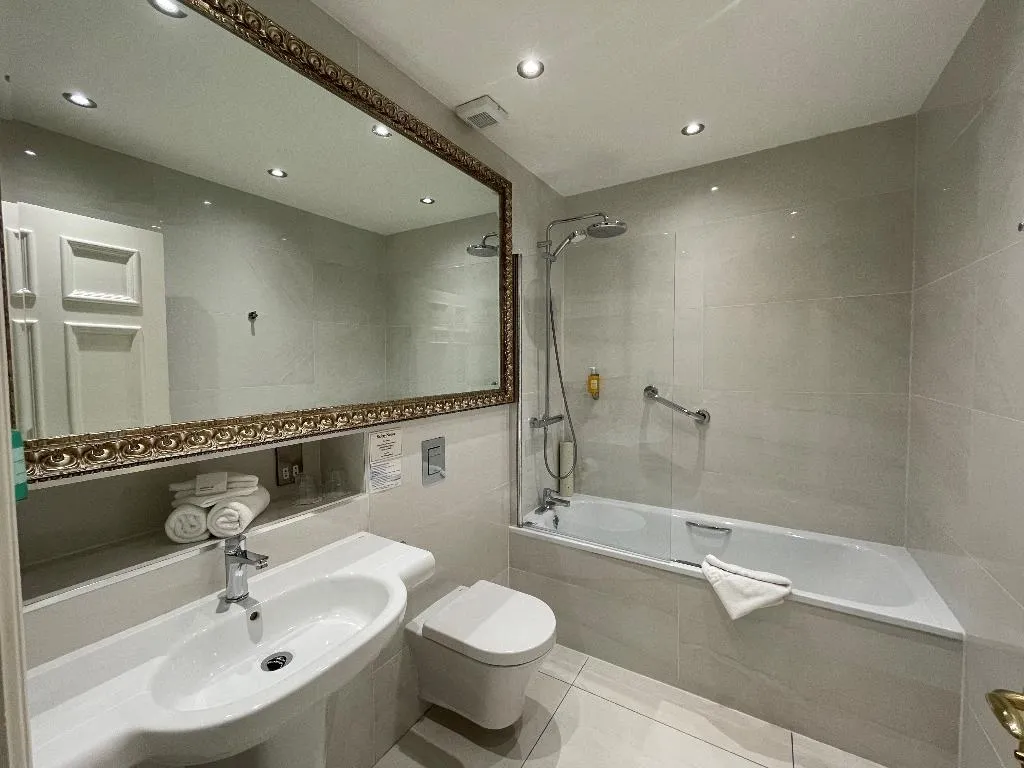 TWIN CLASSIC TWO DOUBLE BEDS Room, Clanard Court Hotel, Dublin