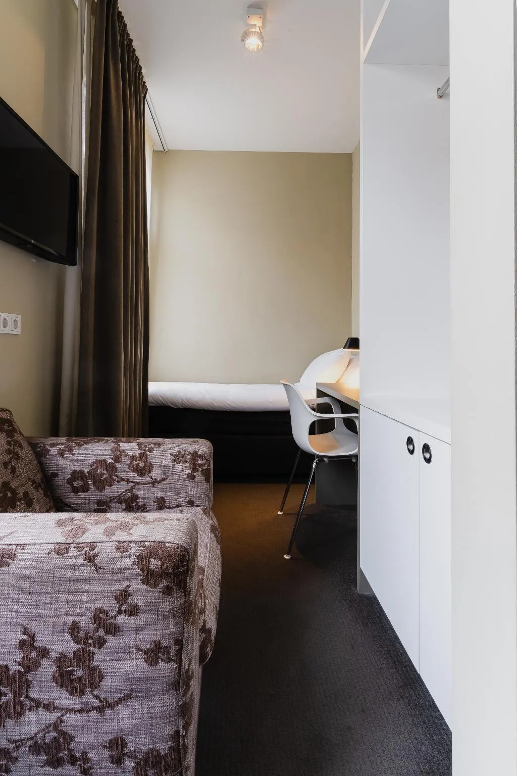 TRIPLE STANDARD Room, Hotel Roemer, Amsterdam