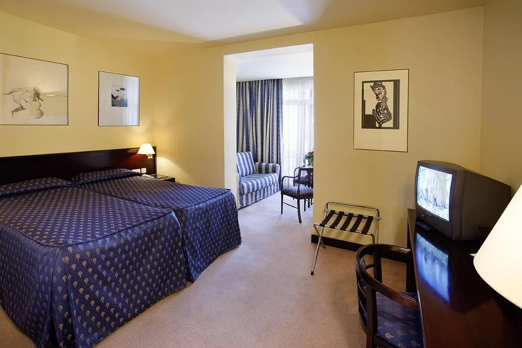 JUNIOR SUITE STANDARD Room, Atlantis, Barcelona
