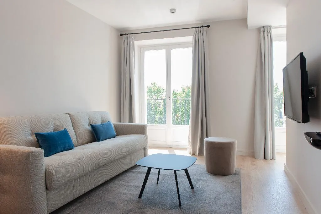 APARTMENT TWO BEDROOMS TWO BATHROOMS Room, MH Apartments Central Madrid, Madrid