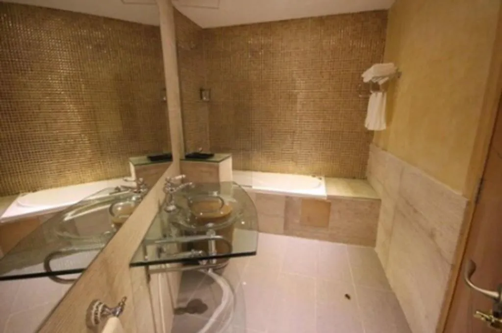 Room, Hotel Menoir Dorsett, Madrid