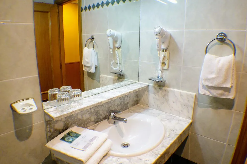 TRIPLE STANDARD Room, Trípolis Toledo, Madrid
