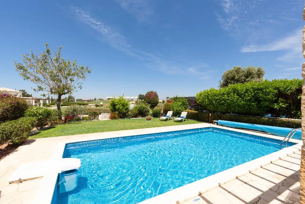 VILLA THREE BEDROOMS WITH PRIVATE POOL Room, Aphrodite Hills Rentals – Junior Villas, Cyprus