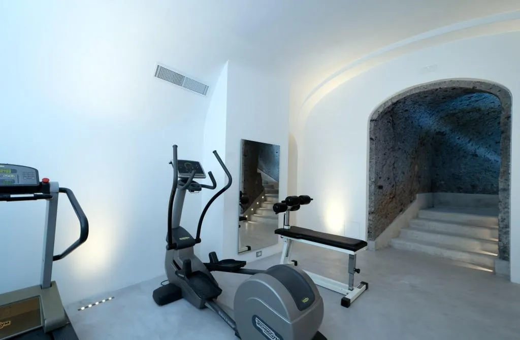 Sports and Entertainment, Bellevue Syrene, Naples