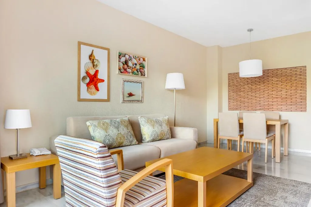 APARTMENT CAPACITY 6 TWO BEDROOMS Room, Royal Oasis Club at Pueblo Quinta, Costa Del Sol