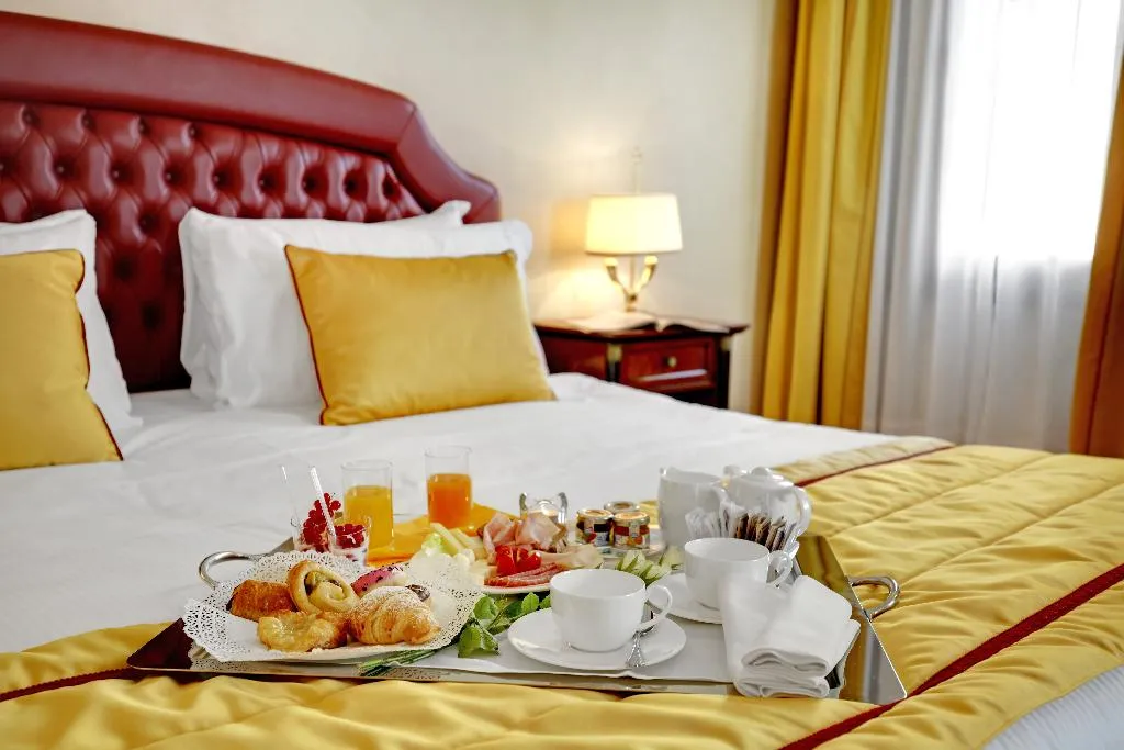 SUITE CLASSIC Room, Dona Palace, Venice