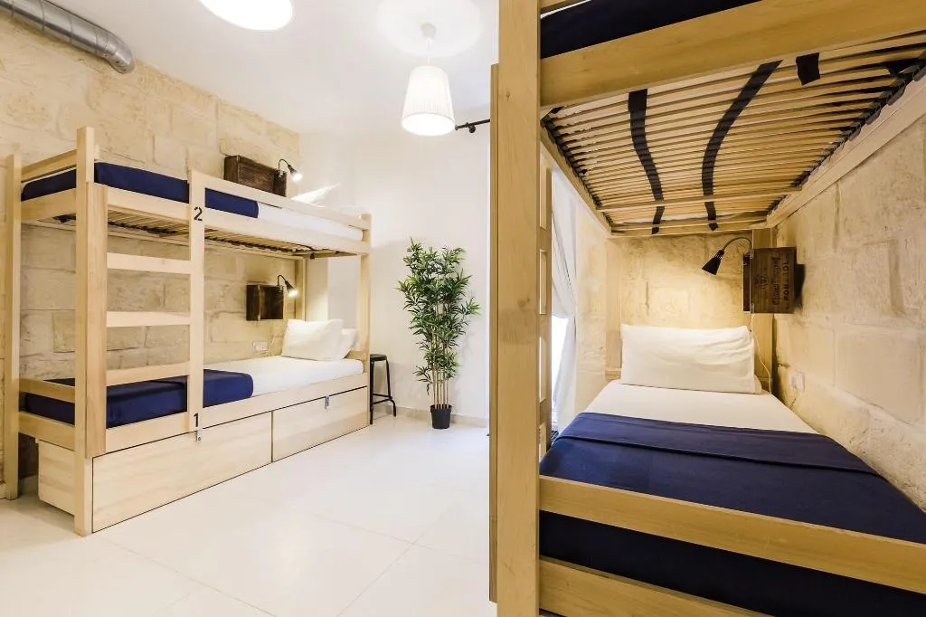 Room, Two Pillows Boutique Hostel, Malta