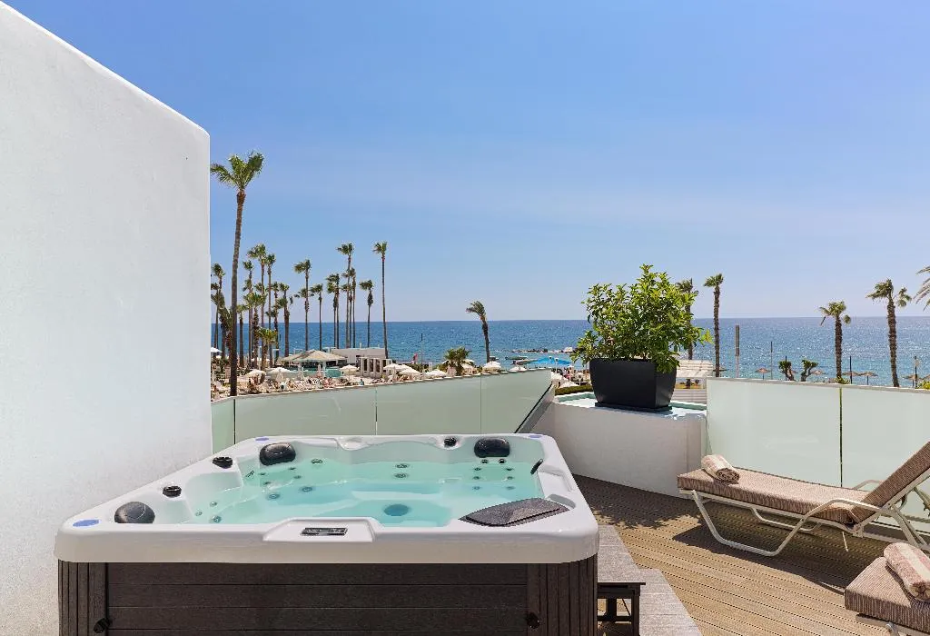 BUNGALOW STANDARD Room, Leonardo Plaza Cypria Maris Beach Hotel & Spa, Cyprus