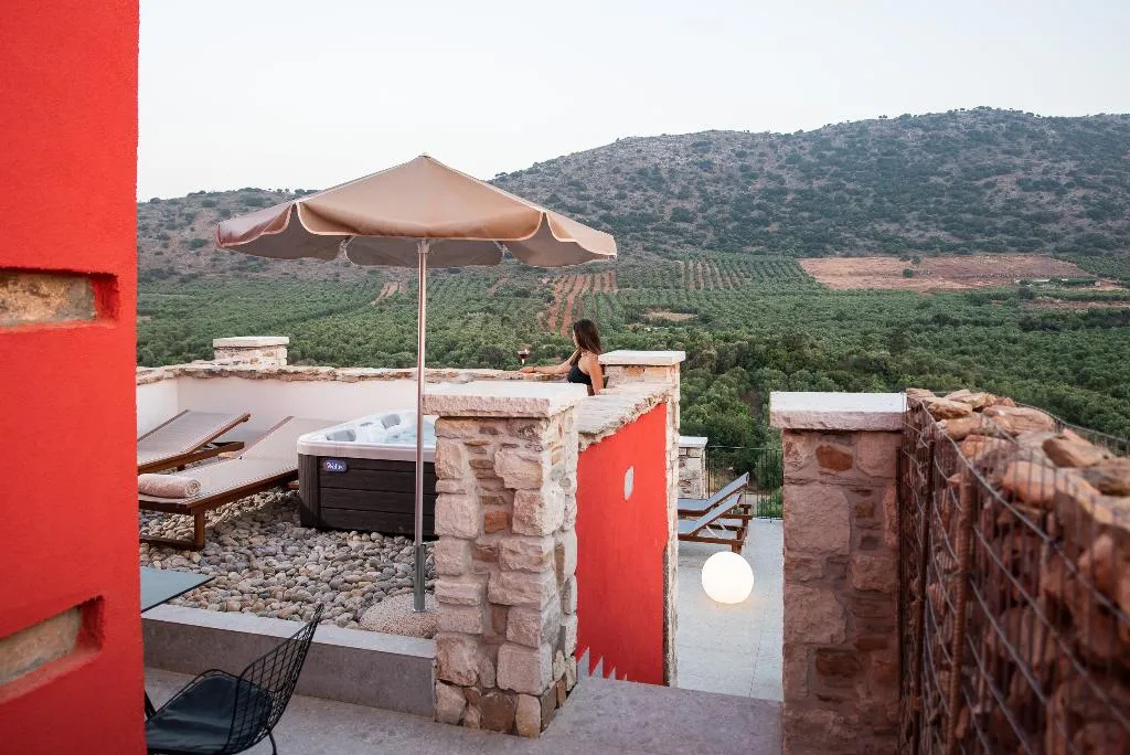 SUITE WITH PRIVATE POOL Room, Lameriana Secret Village, Crete