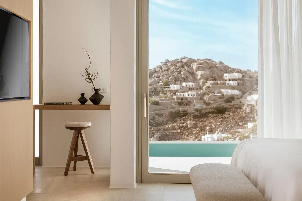SUITE WITH PRIVATE POOL Room, Mykonos Flow - Super Paradise, Mykonos