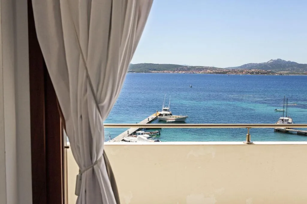 Room, Miralonga, Olbia