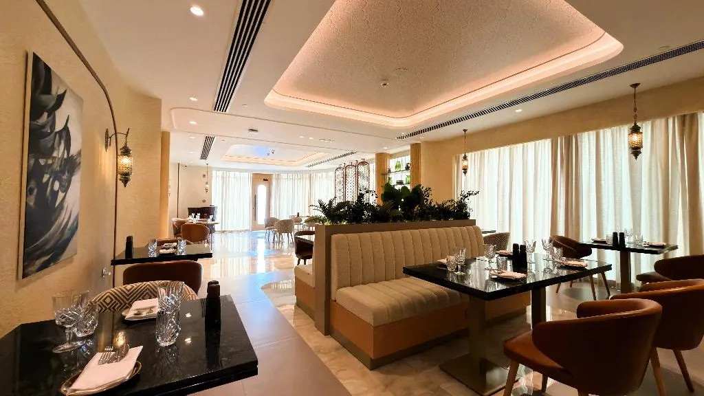 Restaurant, Millennium Airport Hotel Dubai, Dubai