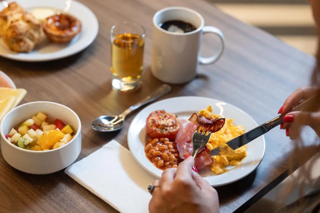 Restaurant, Holiday Inn Express Lisbon Principe Real, by IHG, Lisbon