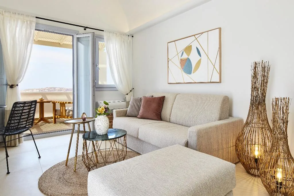 VILLA DELUXE WITH PRIVATE POOL Room, Celestia Grand, Santorini