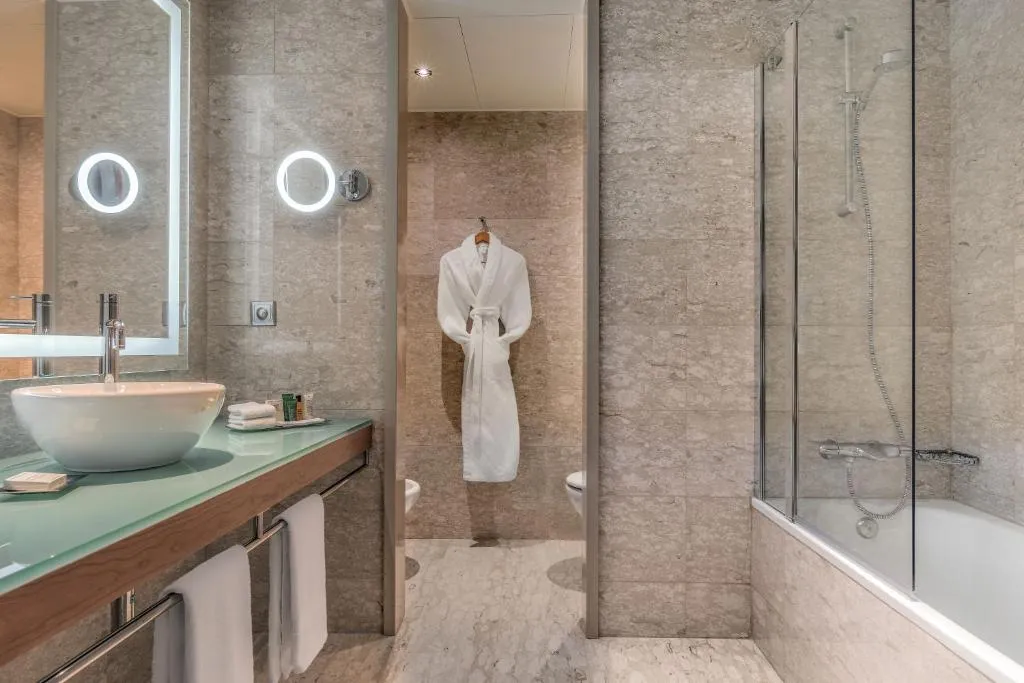 SUITE STANDARD Room, Hilton Diagonal Mar Barcelona, Barcelona