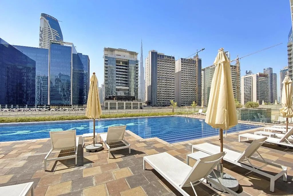 Pool, Vera Residences, Dubai