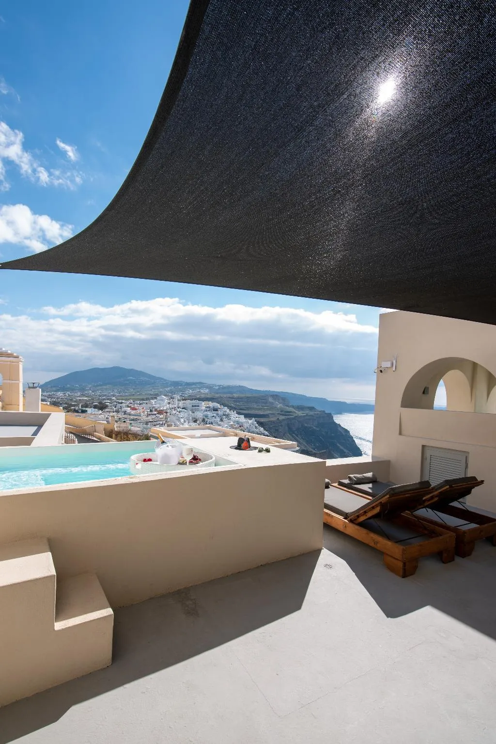 SUITE WITH VIEWS Room, Caldera Cliff Illusion Suites, Santorini