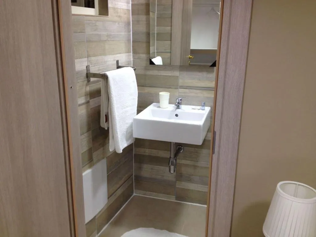 SINGLE STANDARD Room, Napoli Centro, Naples