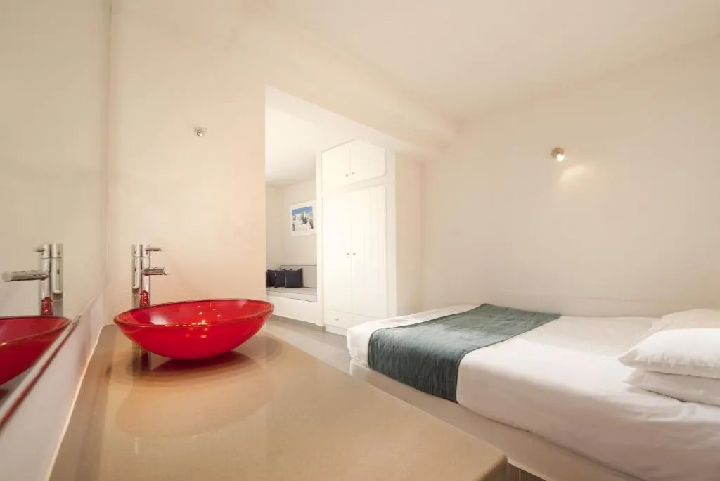 JUNIOR SUITE STANDARD Room, Regina Mare, Santorini