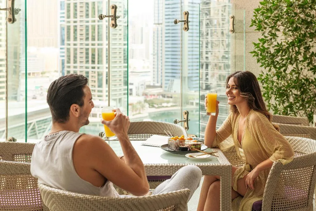 Restaurant, voco Bonnington Dubai, Dubai