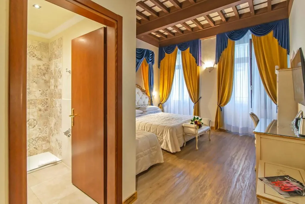 TRIPLE STANDARD Room, Porta Faenza, Florence