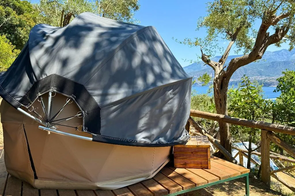 Tent ONE BED Room, Hostel & Glamping Santa Fortunata, Naples