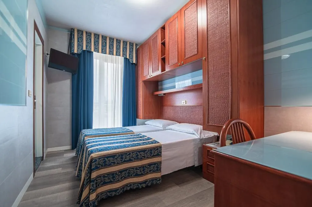 DOUBLE STANDARD Room, Colombo, Venice