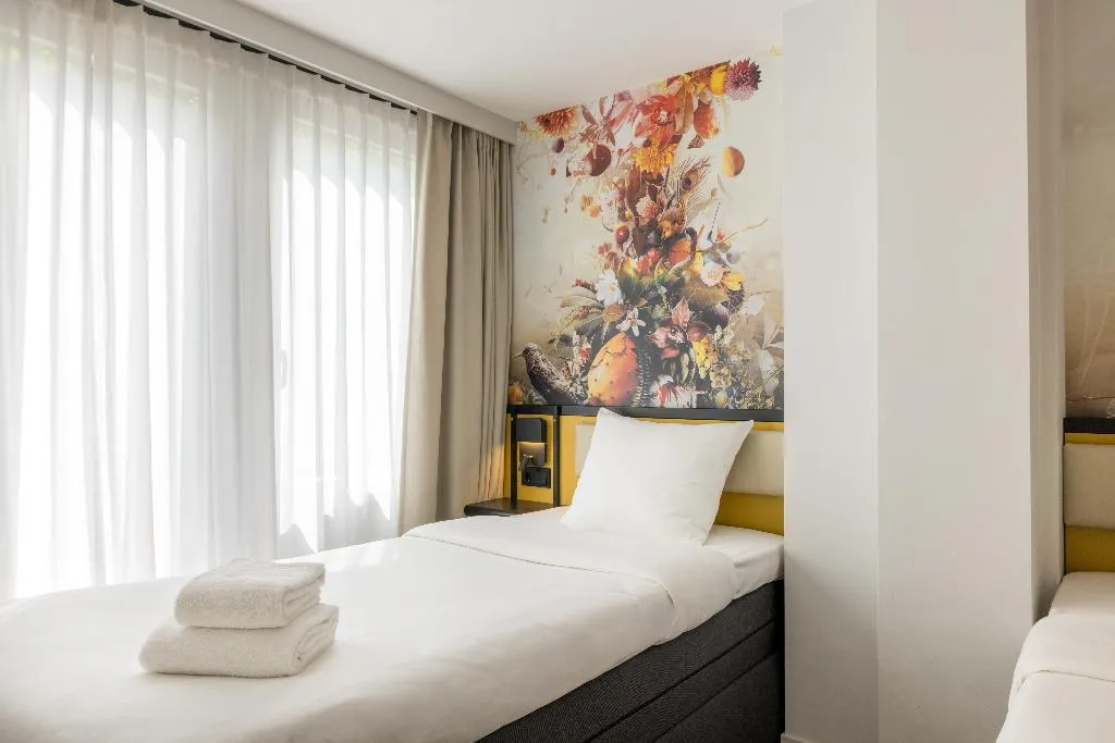 Double or Twin STANDARD Room, Dutch Design Hotel Vondelpark, Amsterdam