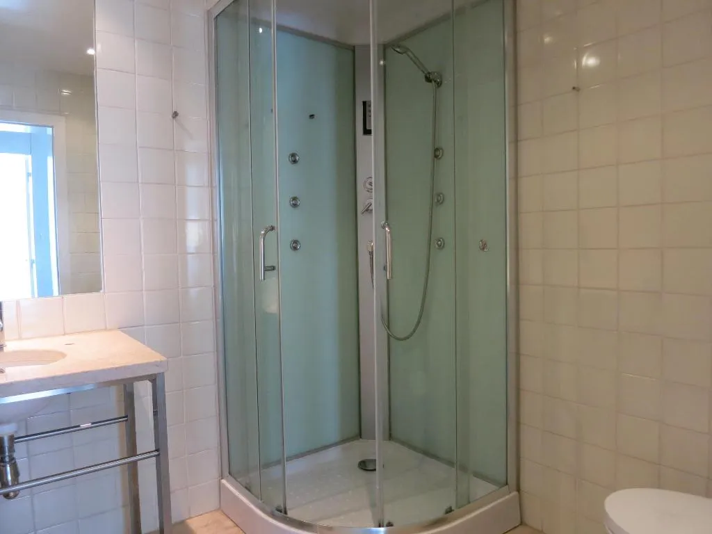 Double or Twin WITH SHARED BATHROOM Room, Hello Lisbon Culture Guest House, Lisbon